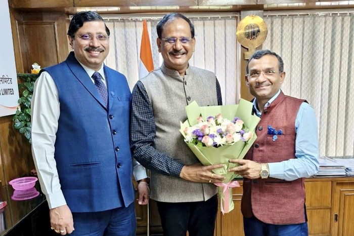 NALCO Director Finance calls on CMD, HCL